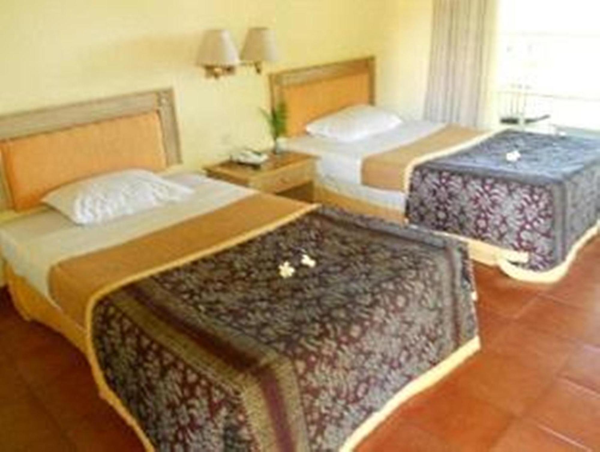 Pabean Buleleng Bali Lovina Beach Cottages מראה חיצוני תמונה